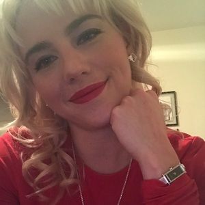 Meet your Posher, Alejandra